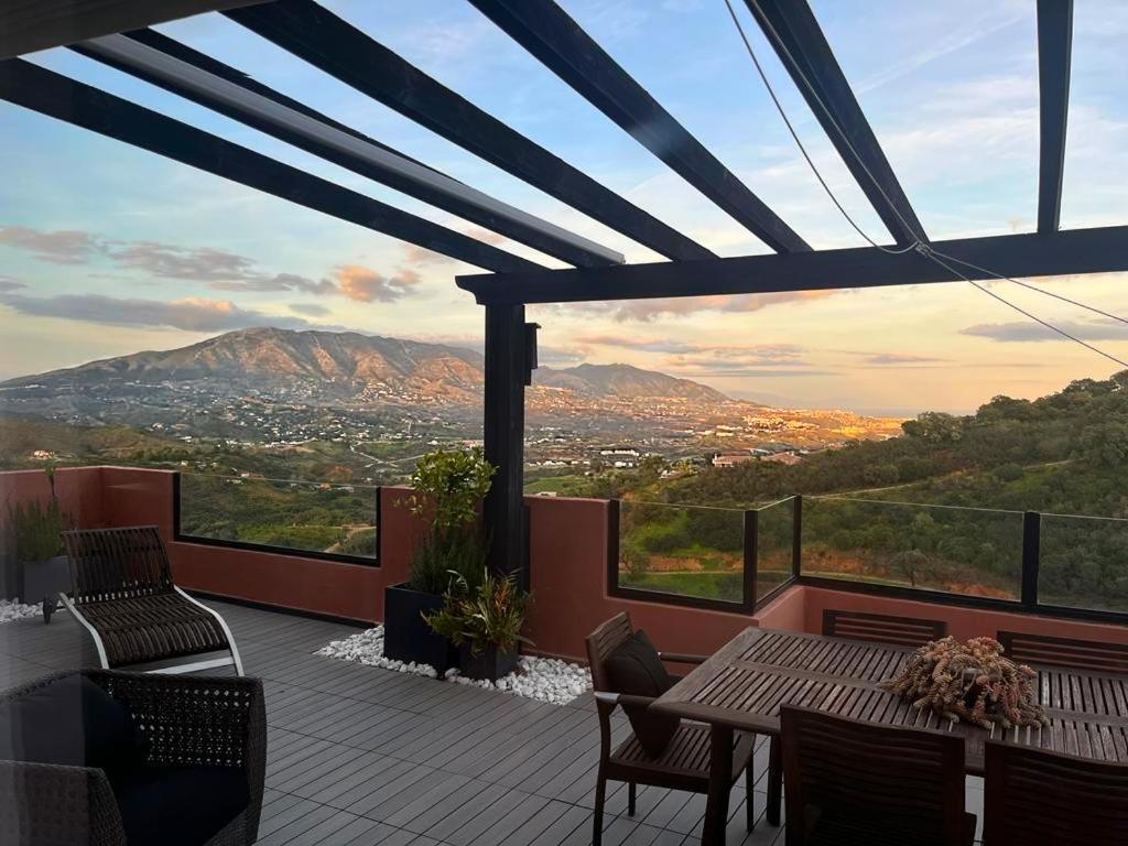 Bright Apartment In The Hills Of Elviria 말라가 외부 사진