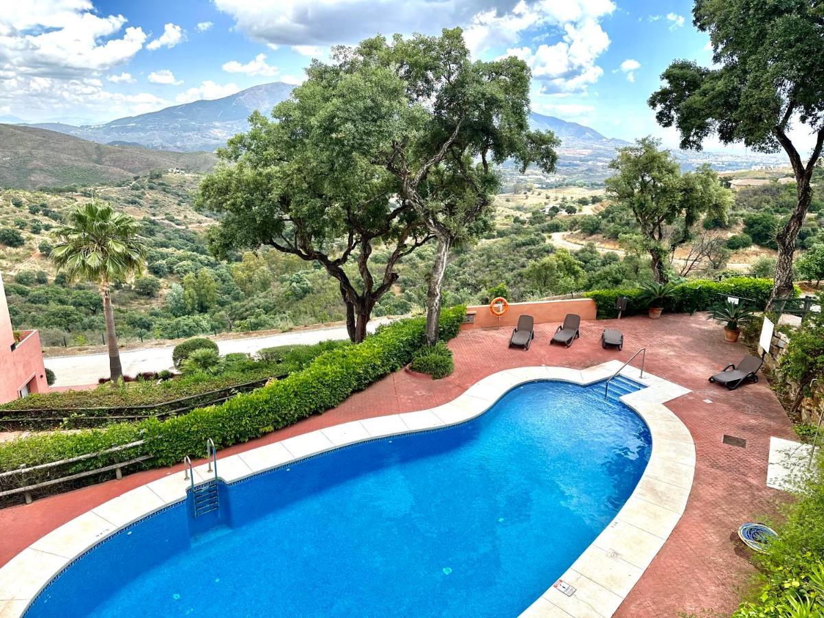 Bright Apartment In The Hills Of Elviria 말라가 외부 사진